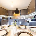 Large 5bdr 11 Beds Contractor Exclusive