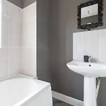 Large 5bdr 11 Beds Contractor Exclusive Apartment *