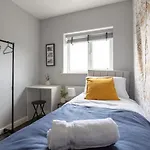 Apartment Large 5bdr 11 Beds Contractor Exclusive Leeds (West Yorkshire)
