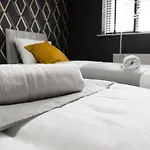Large 5bdr 11 Beds Contractor Exclusive Leeds (West Yorkshire)