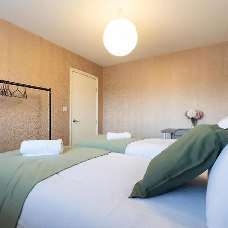 Large 5bdr 11 Beds Contractor Exclusive *