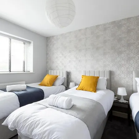 Large 5bdr 11 Beds Contractor Exclusive דירה *