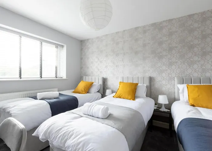 Large 5bdr 11 Beds Contractor Exclusive דירה *