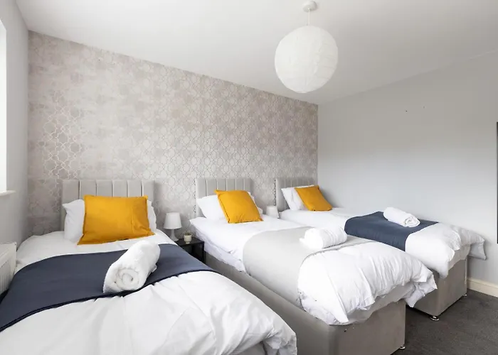 דירה Large 5bdr 11 Beds Contractor Exclusive לידס