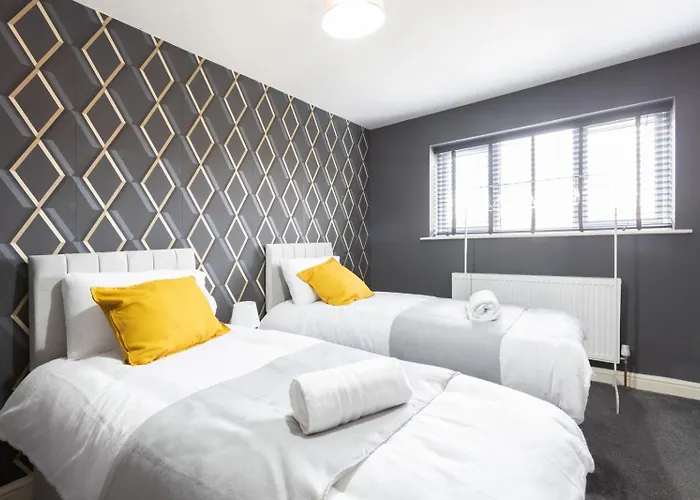 Large 5bdr 11 Beds Contractor Exclusive Apartment