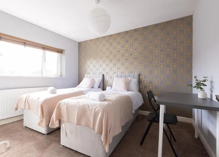 דירה Large 5bdr 11 Beds Contractor Exclusive