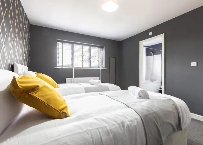 Large 5bdr 11 Beds Contractor Exclusive * Leeds (West Yorkshire)